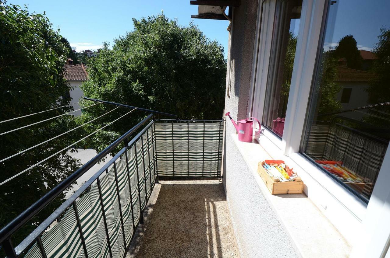 Apartment Niksa Pula Buitenkant foto